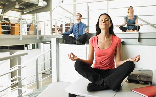Rédaction SEO - yoga au travail relax